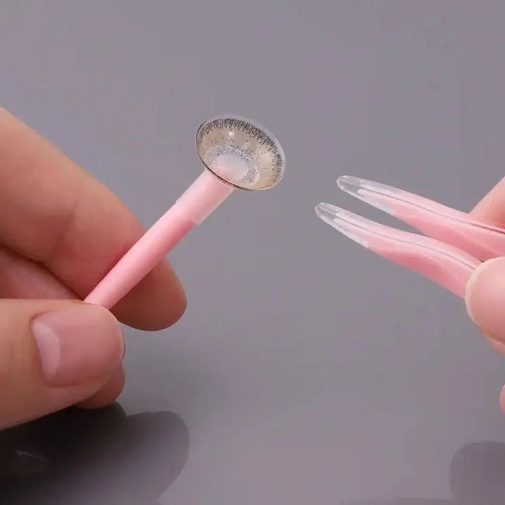 Lens applicator & remover